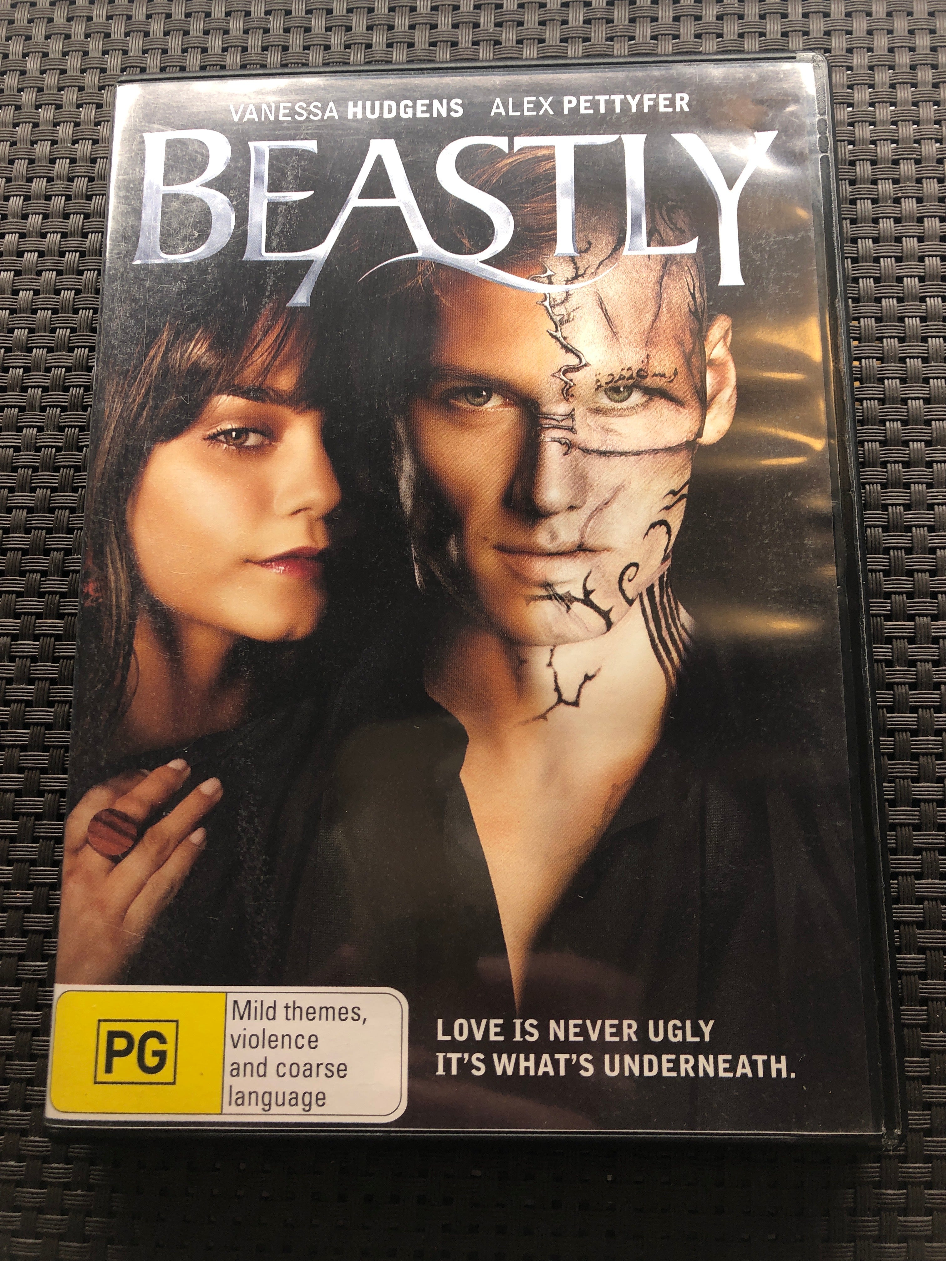 BEASTLY - (PAL Region 4) DVD Cleaned and Tested